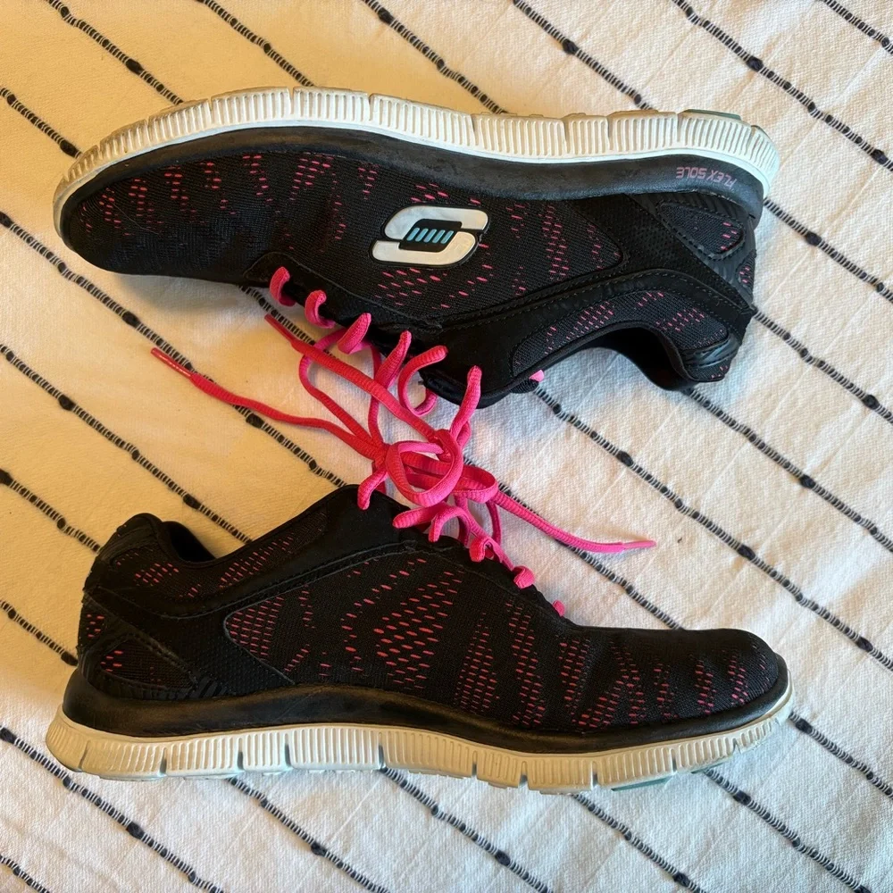 Skechers Women's Black Sneakers with Pink Highlights - Picture 3 of 5